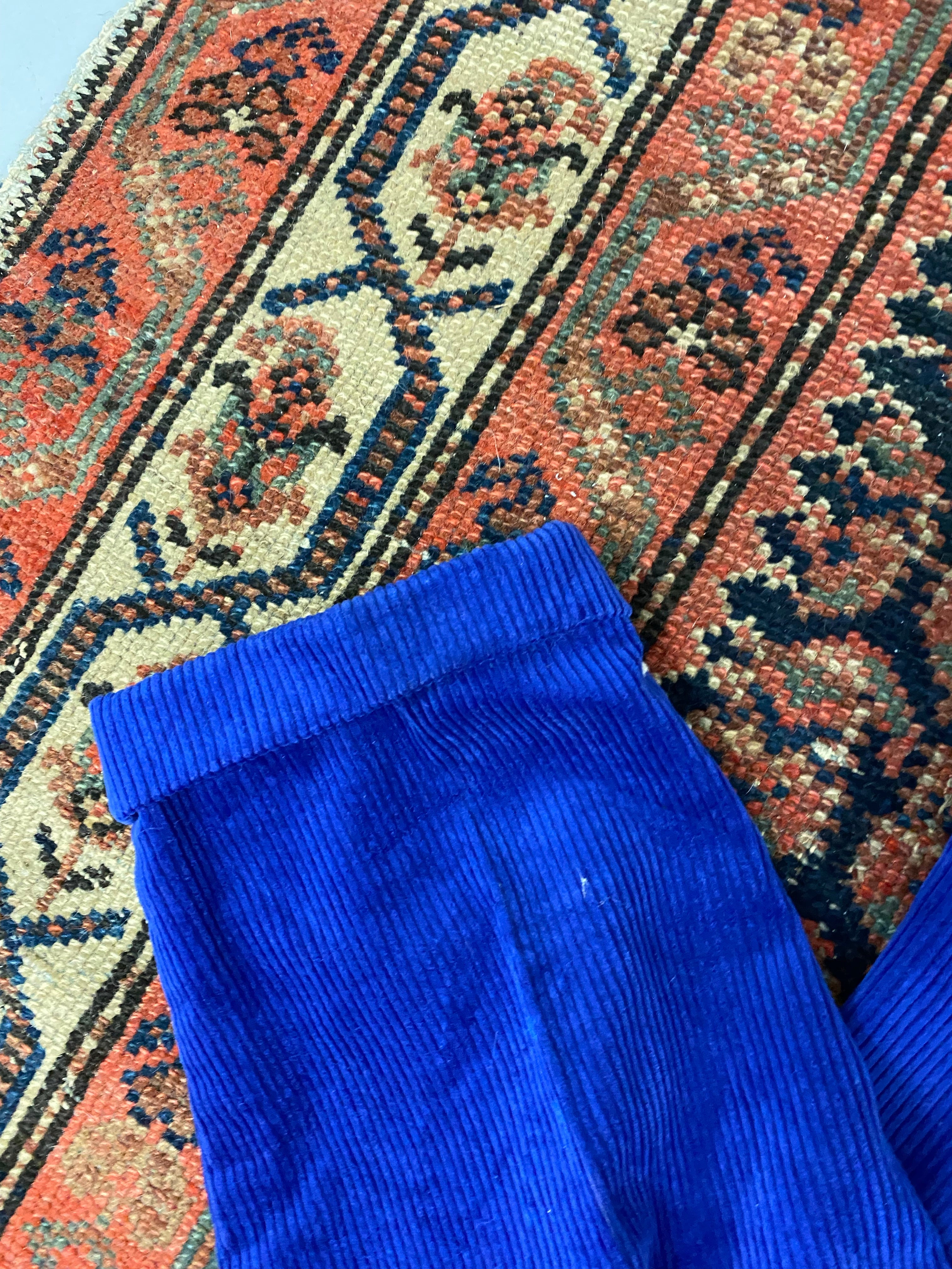 Vintage High Waisted Corduroy Pants - 24in