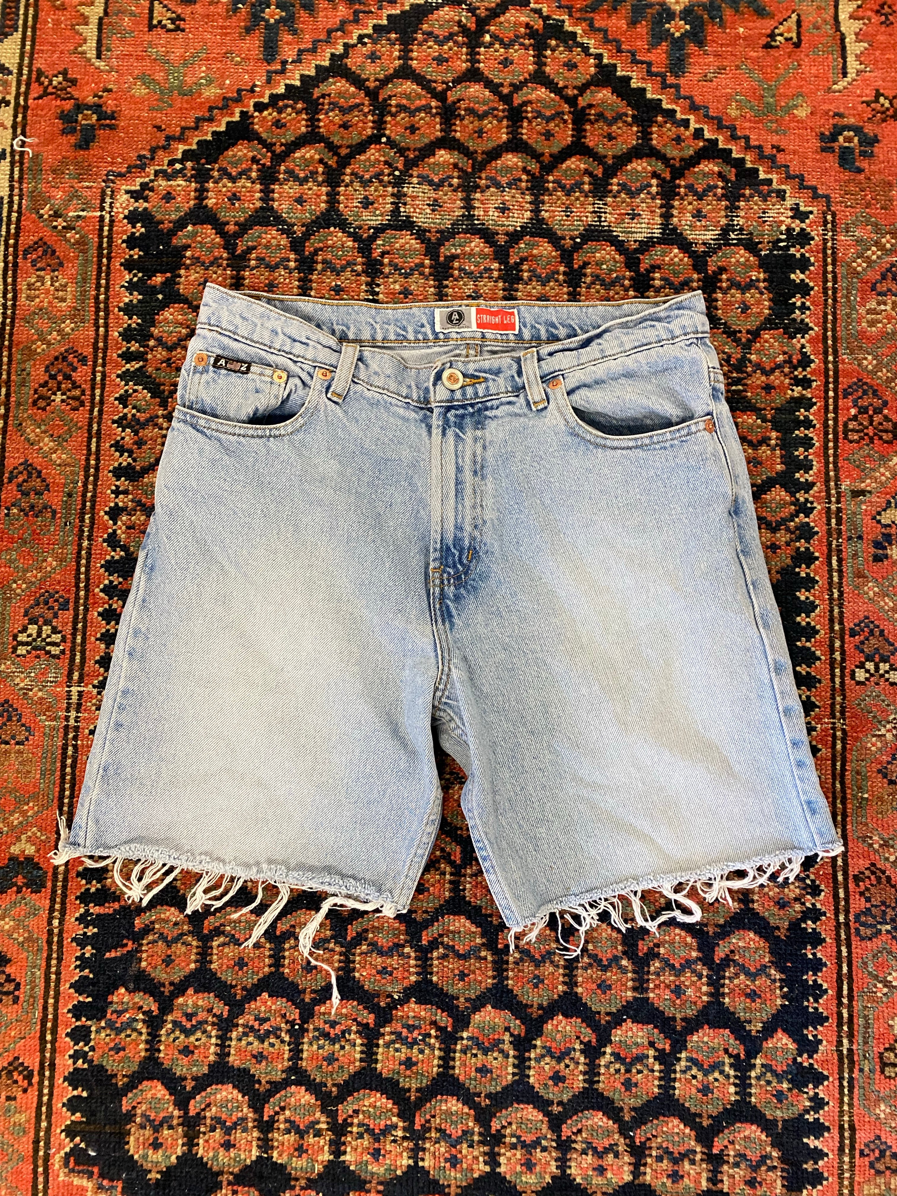 Vintage Arizona High Waisted Frayed Denim Shorts - 31in