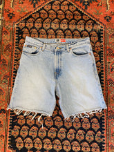 Load image into Gallery viewer, Vintage Arizona High Waisted Frayed Denim Shorts - 31in