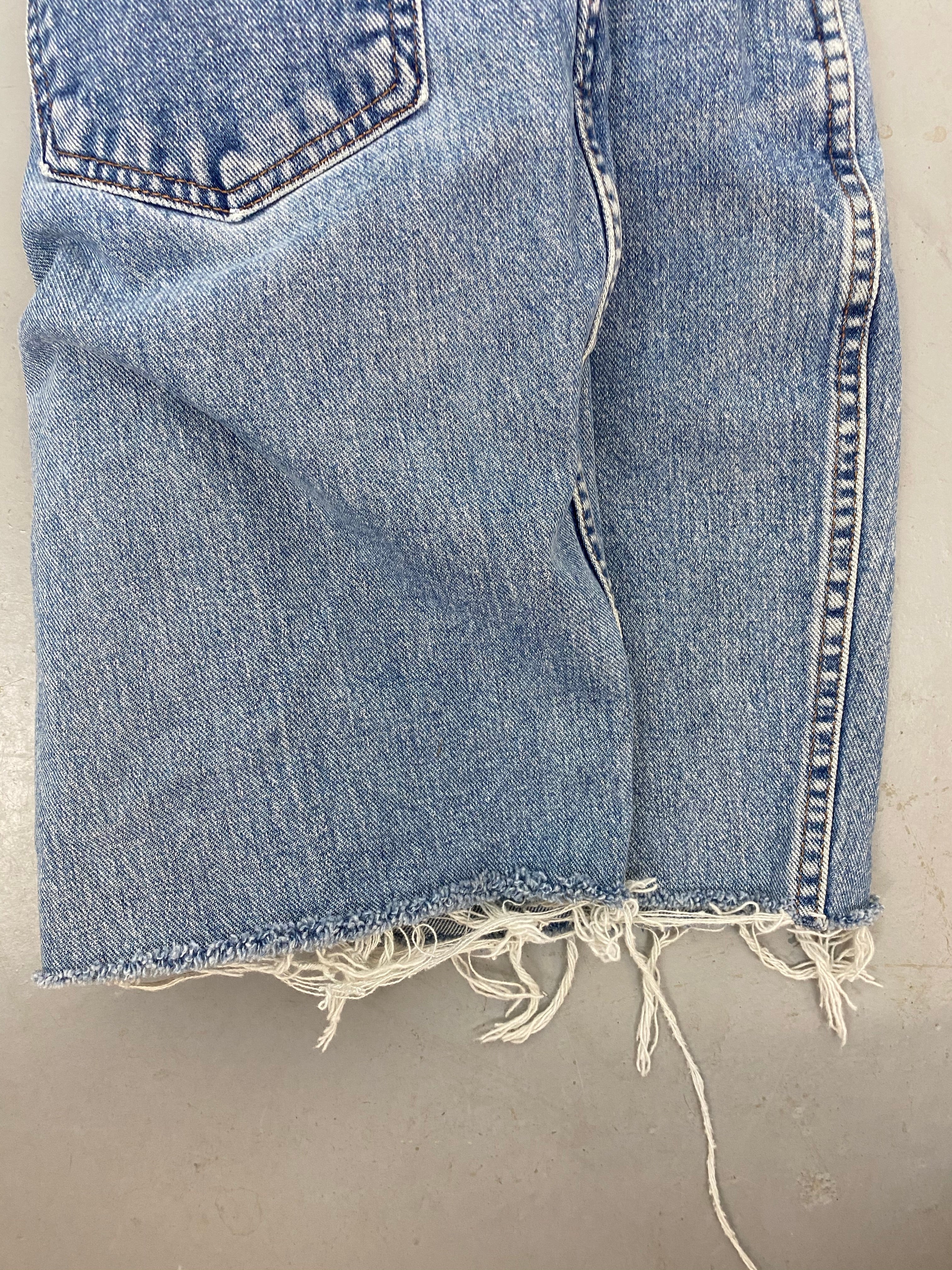 90s High Waisted Frayed Denim Shorts - 30in
