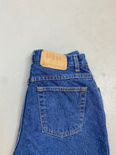Load image into Gallery viewer, 90s high waisted frayed Gitano denim shorts