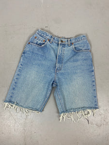 90s light wash Levi’s high waisted frayed denim - 26in