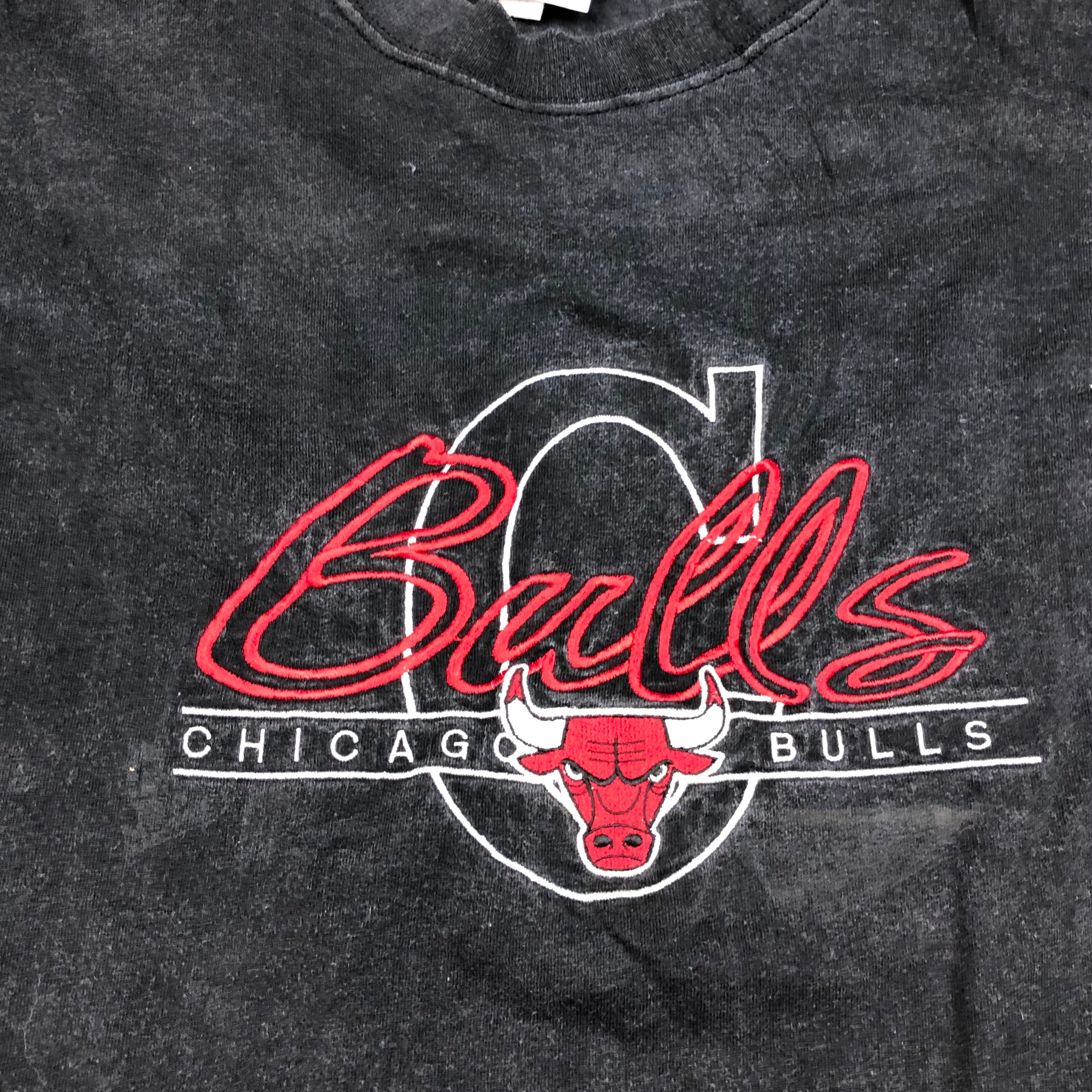 90s embroidered bulls t shirt