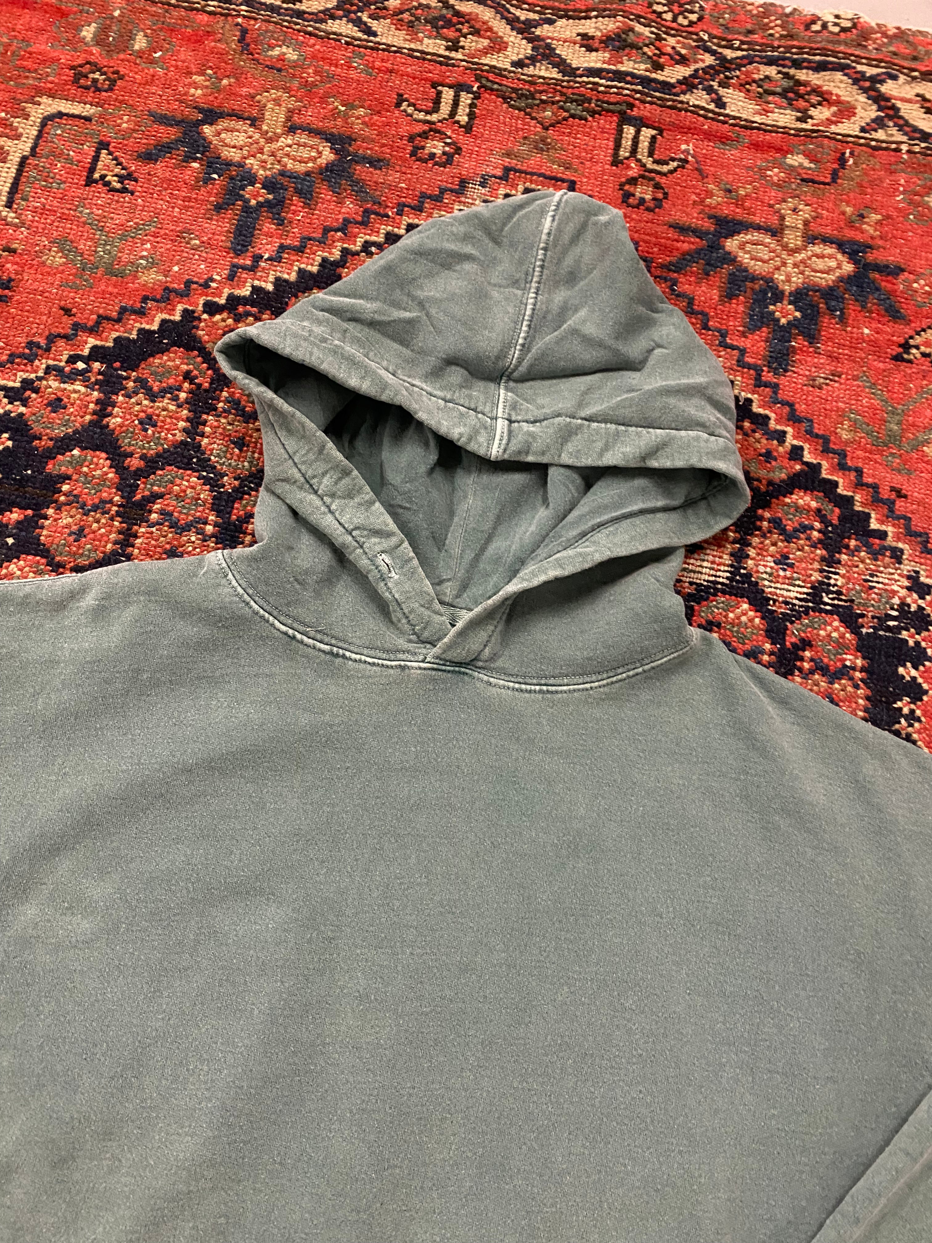 90s Stone Wash Hoodie - L