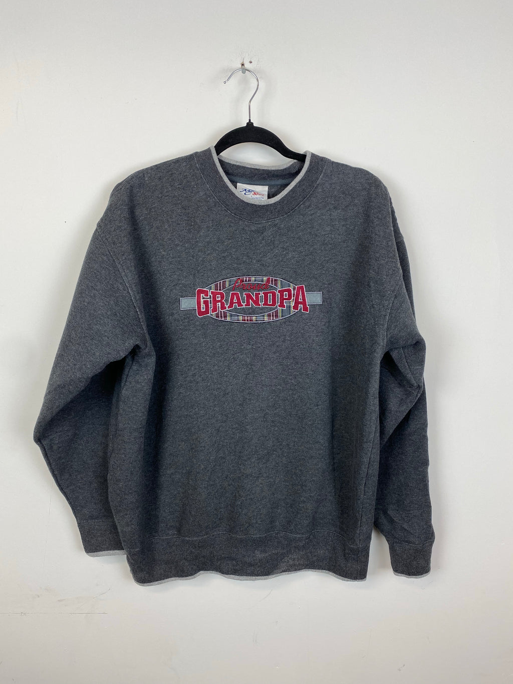 Vintage Embroidered Proud Grandpa crewneck - M