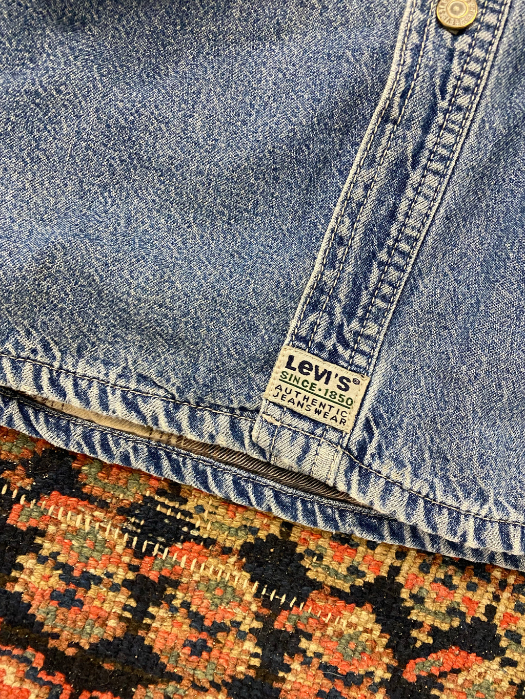 Vintage Levi’s Button Up Shirt - L/XL