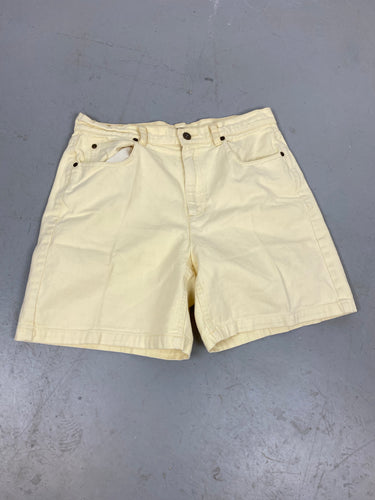 Vintage Creme high waisted shorts - 32in