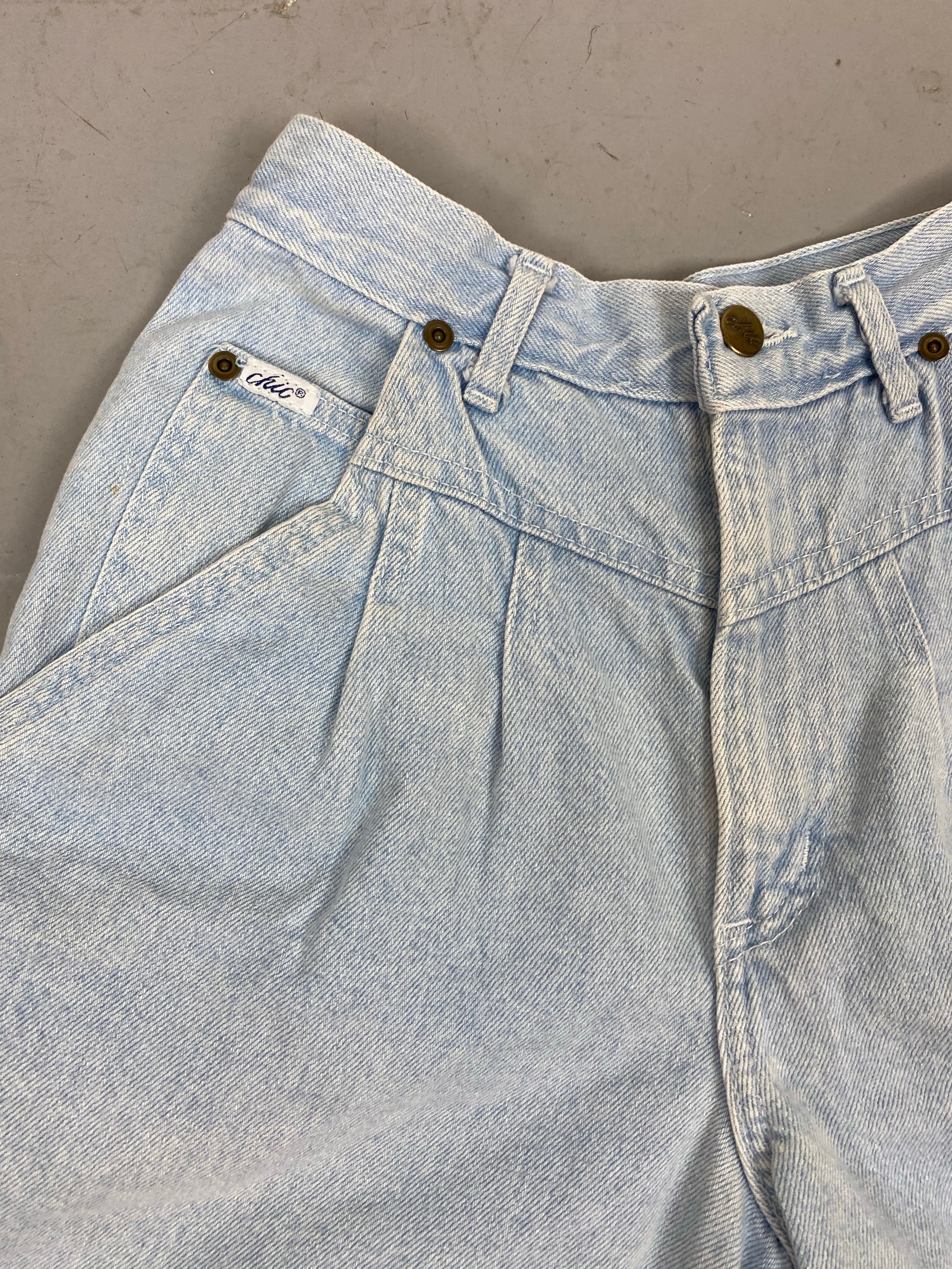 90s pleated high waisted denim shorts - 24in