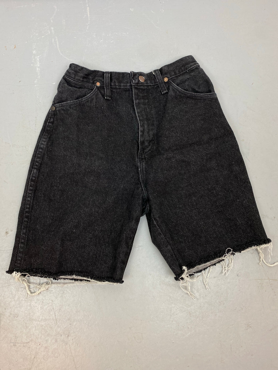 90s High Waisted Wrangler Frayed Denim Shorts - 26in