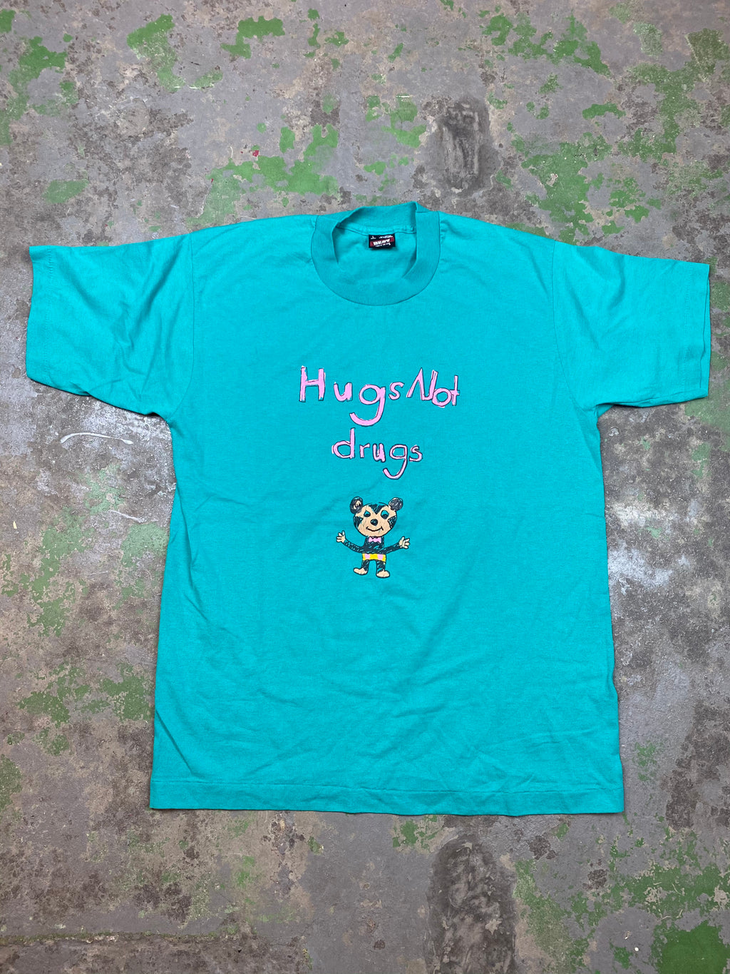 90s Hugs not drugs t shirt