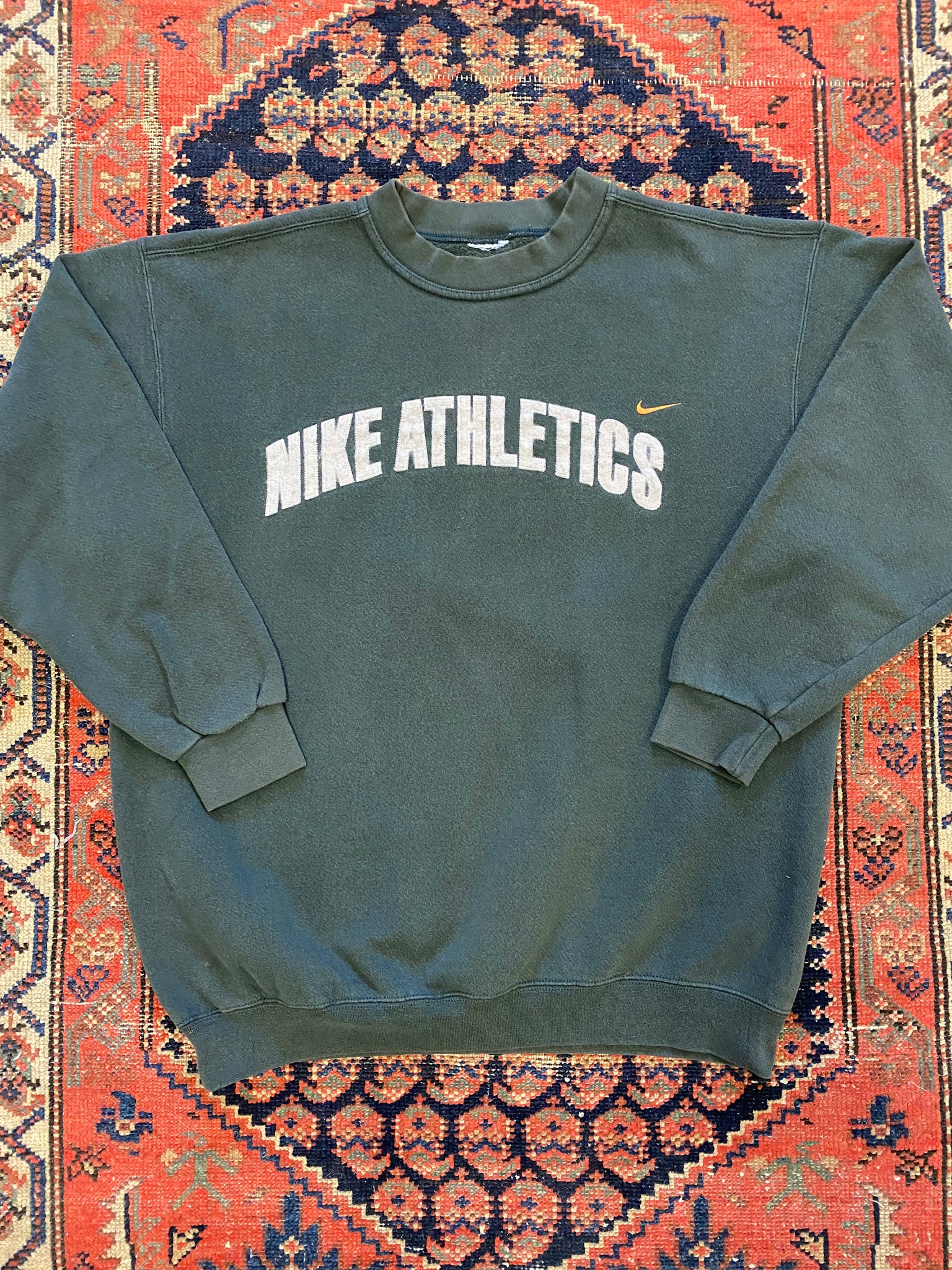 Nike athletic vintage shop sweatshirt