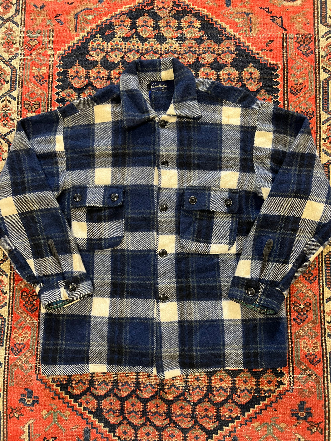 VINTAGE BUTTON UP SHIRT - SMALL