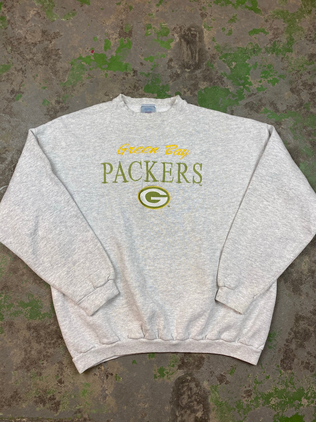 Embroidered packets crewneck