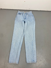 Load image into Gallery viewer, 90s fitted Guess denim