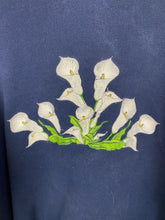 Load image into Gallery viewer, 90s Embroidered Flower crewneck - S
