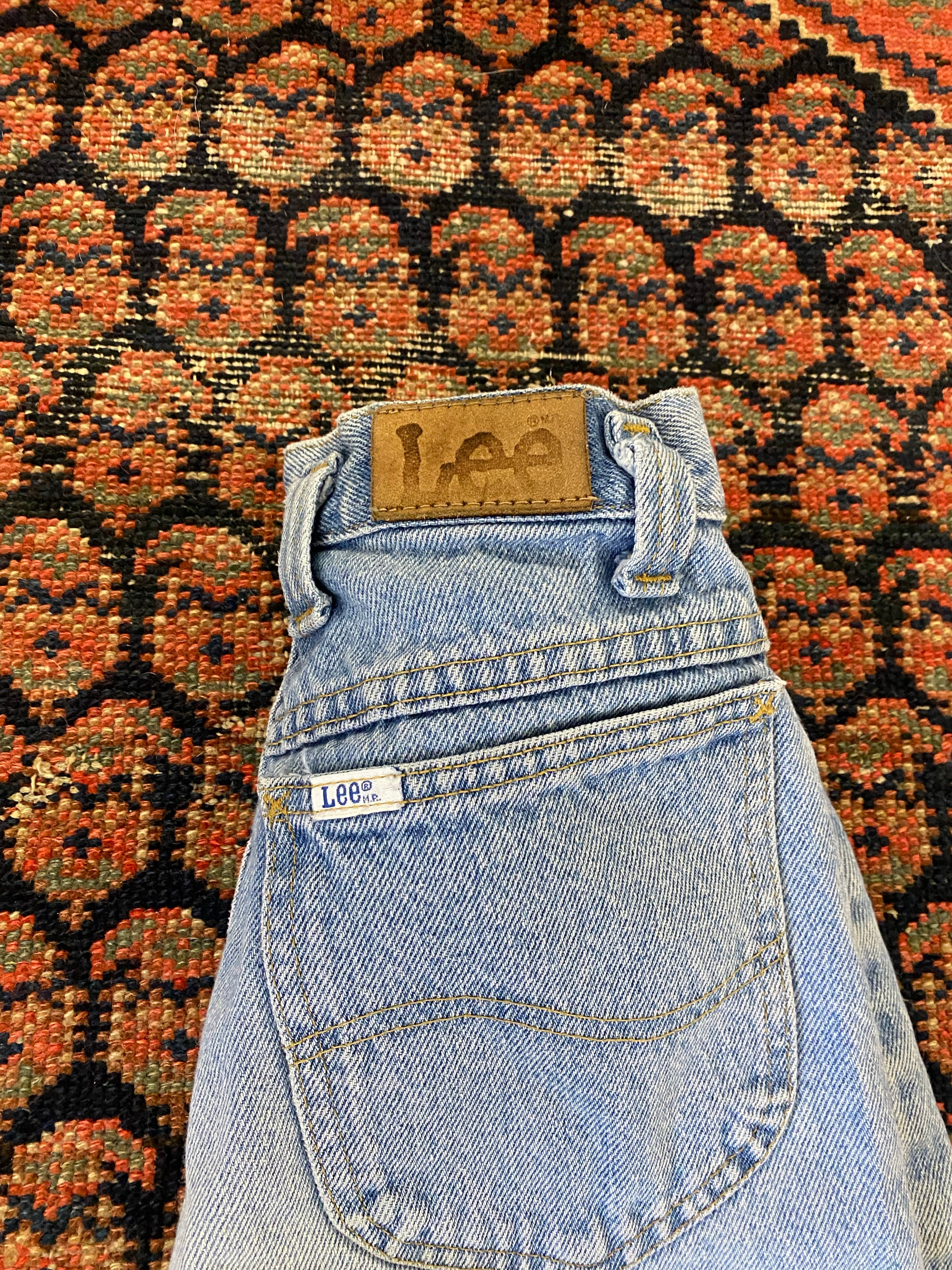 90s Lee High Waisted Denim Frayed Shorts - 25in