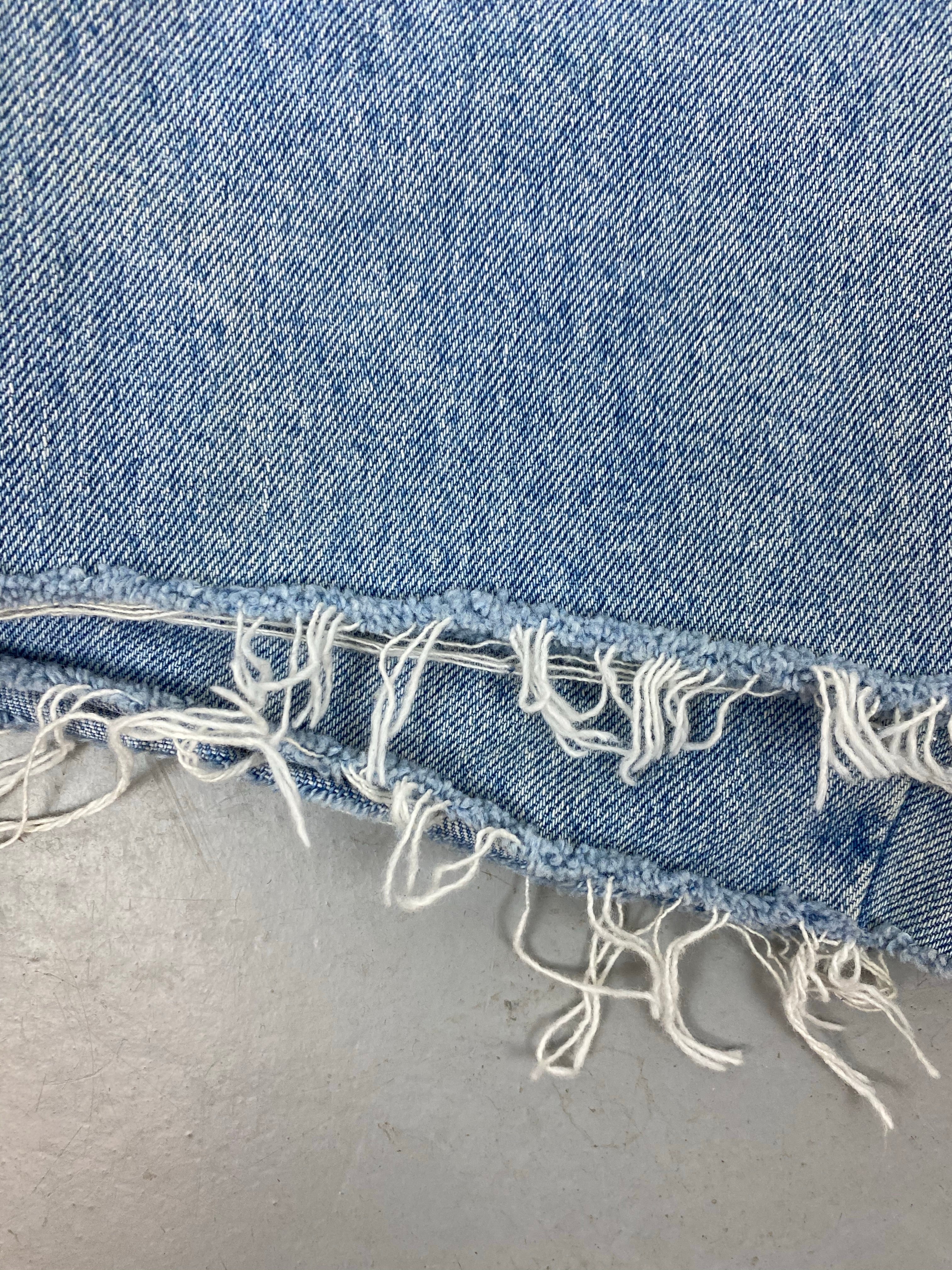 90s high waisted Levi’s denim shorts - 29in