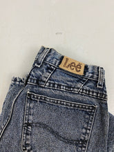 Load image into Gallery viewer, 90s carrot fit Lee denim
