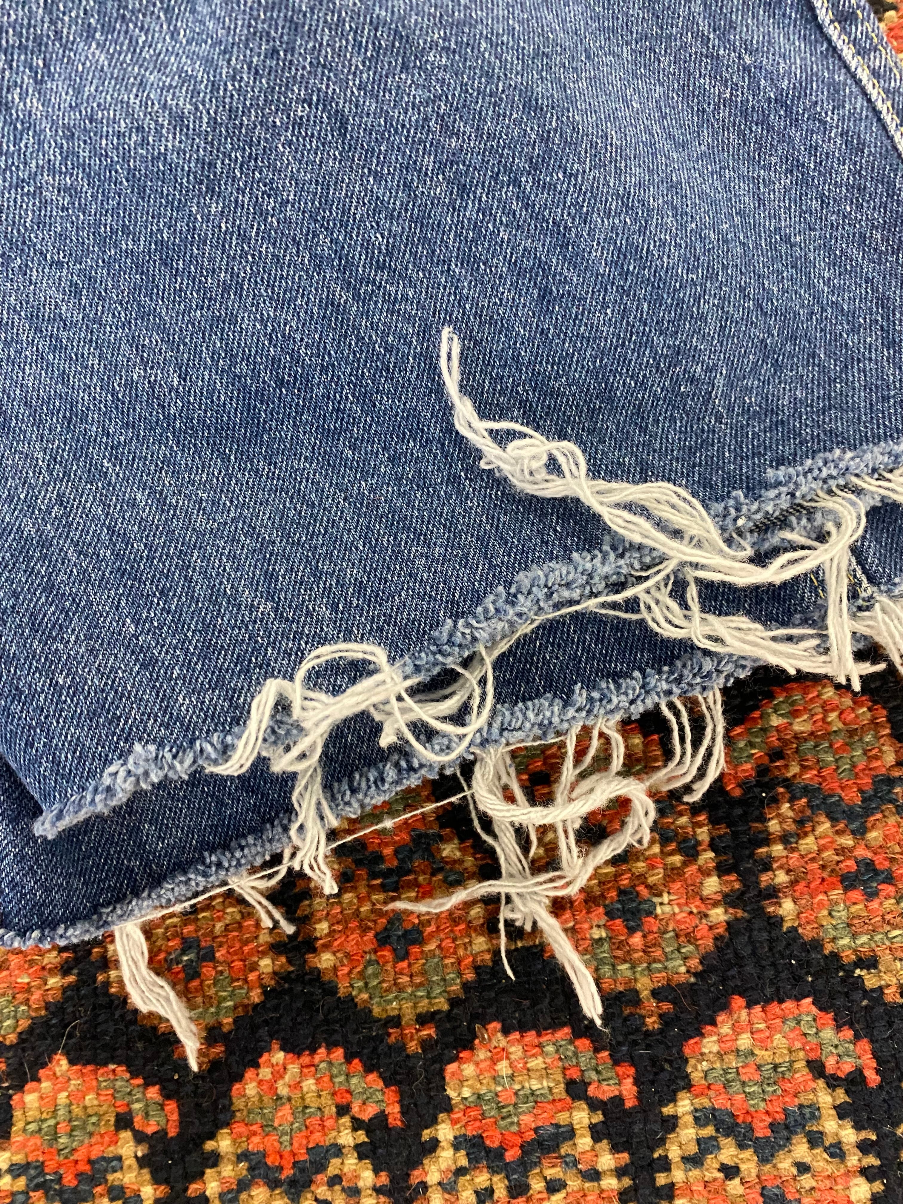 Vintage High Waisted Lee Frayed Denim Shorts - 25in