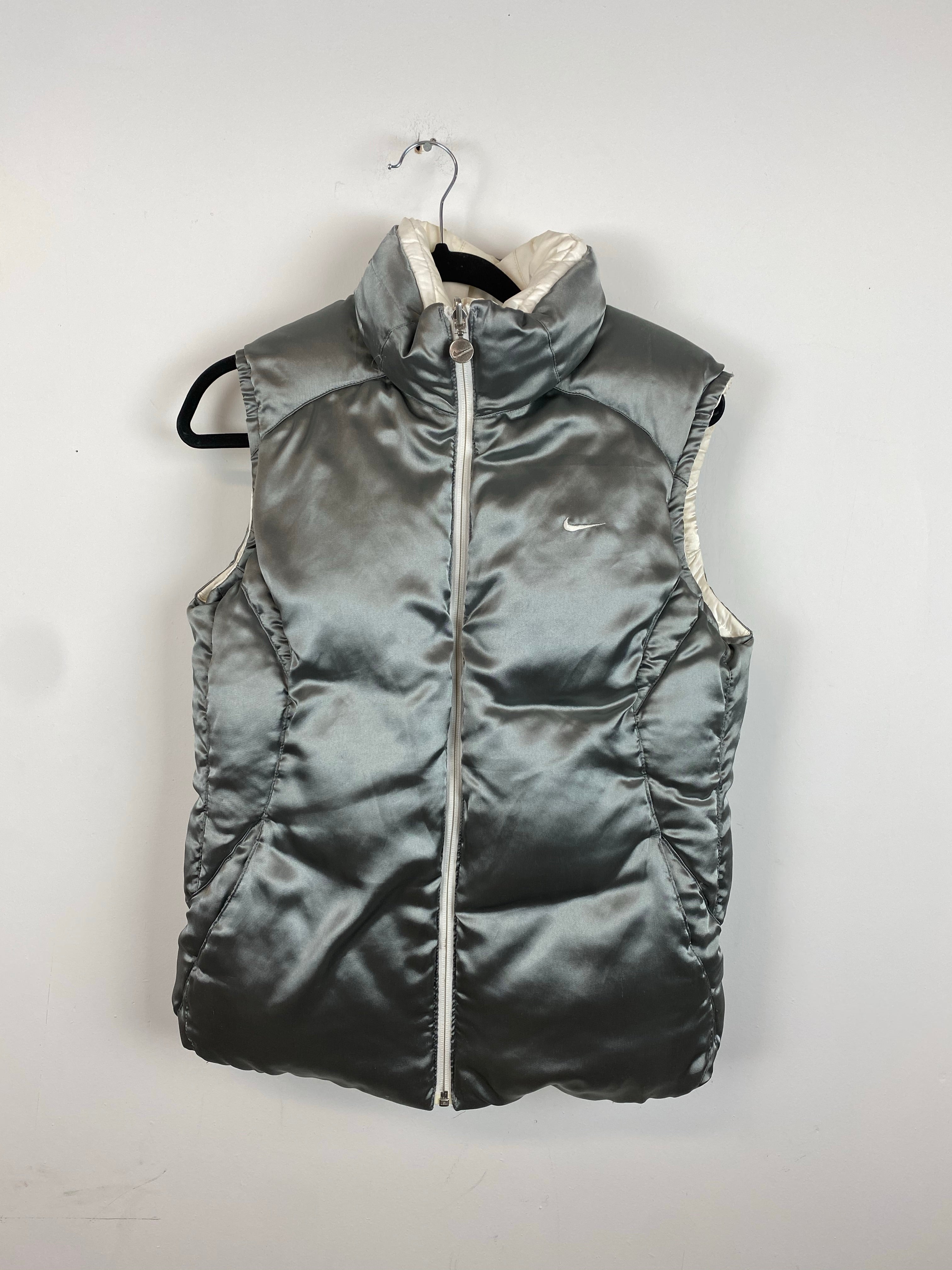Reversible Nike puffer jacket - women’s M