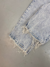 Load image into Gallery viewer, Distressed 90s Levi’s