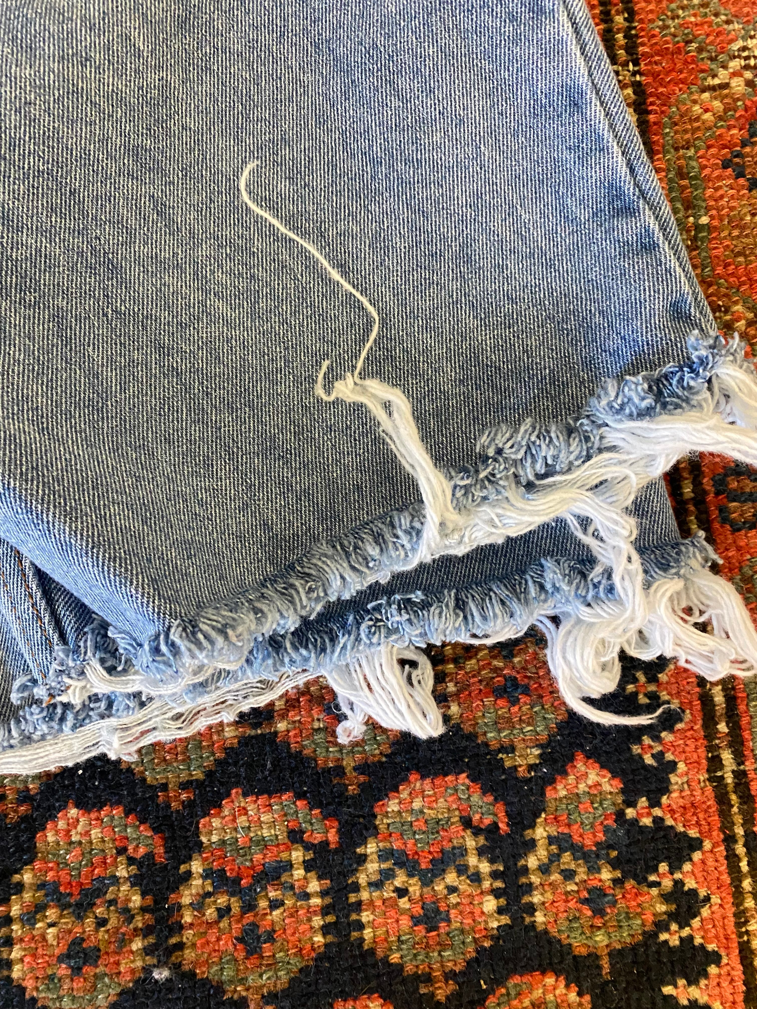 90s Frayed High Waisted Denim Shorts - 29in