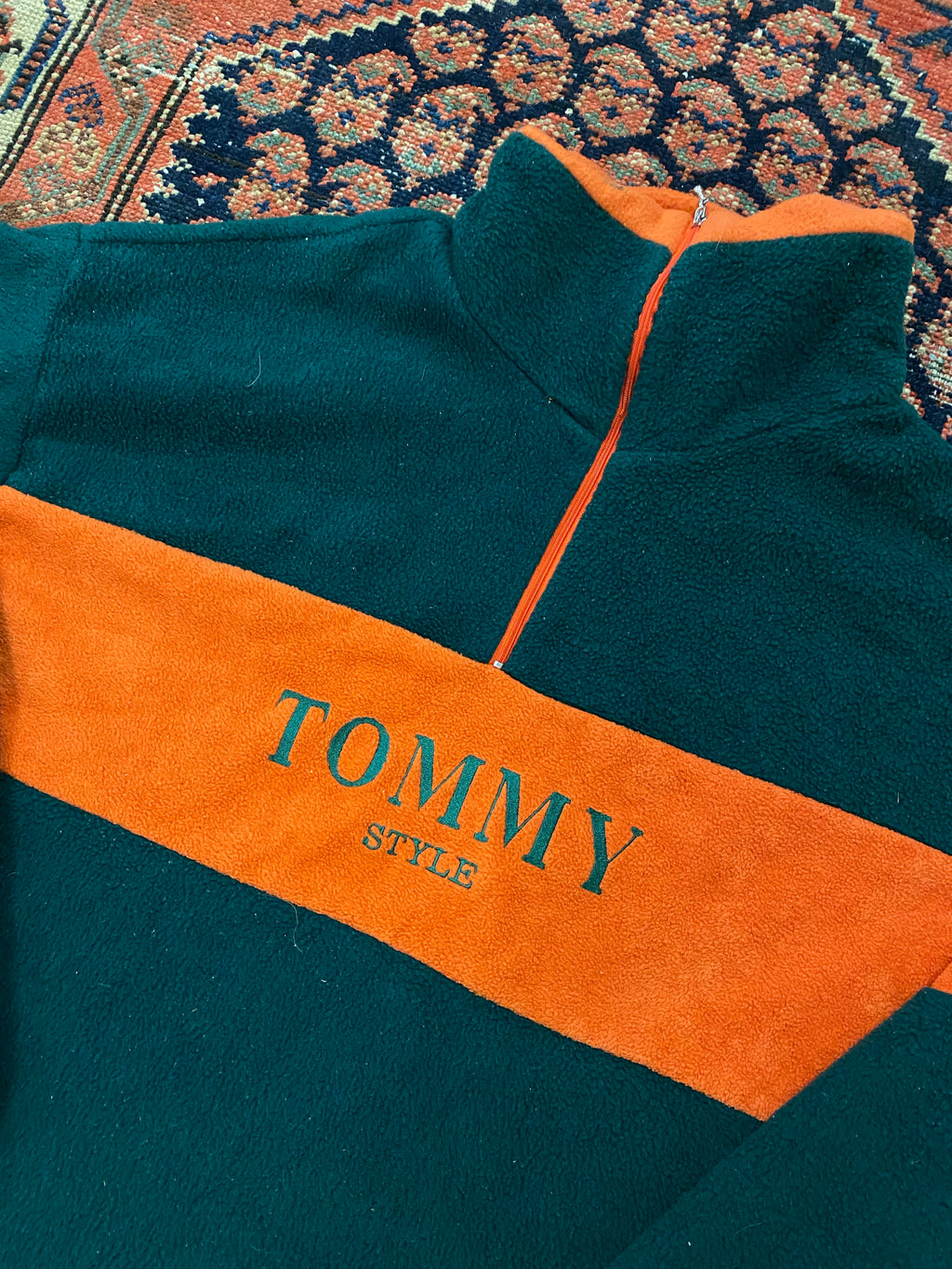 Vintage Tommy Style Fleece - L