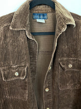 Load image into Gallery viewer, Vintage thick corduroy button up - M