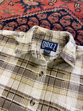 Load image into Gallery viewer, Vintage Thin corduroy button up shirt - M