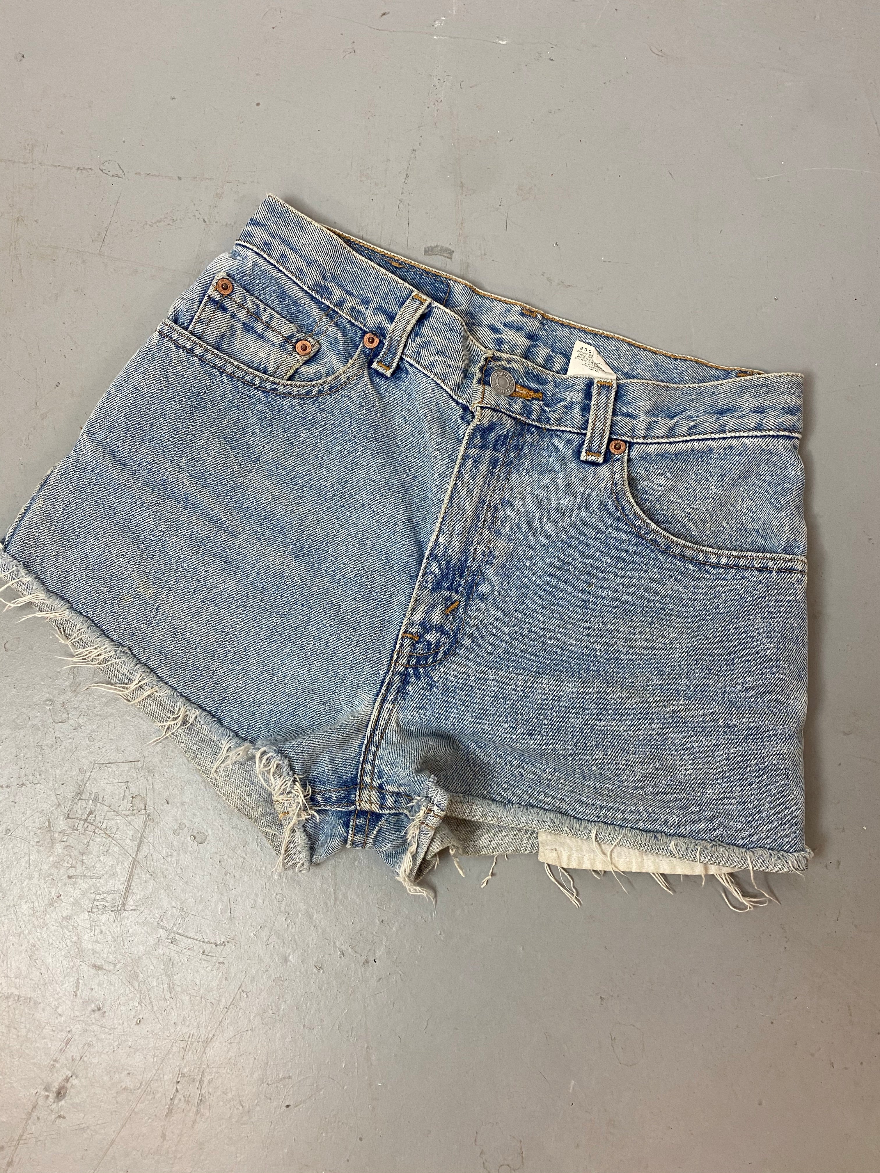 90s High Waisted Levi’s Frayed Denim Shorts - 30in