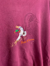 Load image into Gallery viewer, Vintage embroidered Field and Stream crewneck