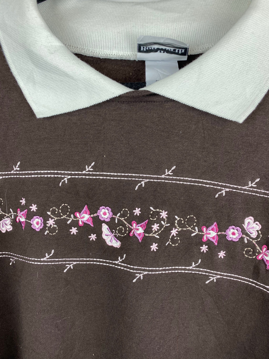 Vintage embroidered collared crewneck