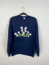Load image into Gallery viewer, 90s Embroidered Flower crewneck - S