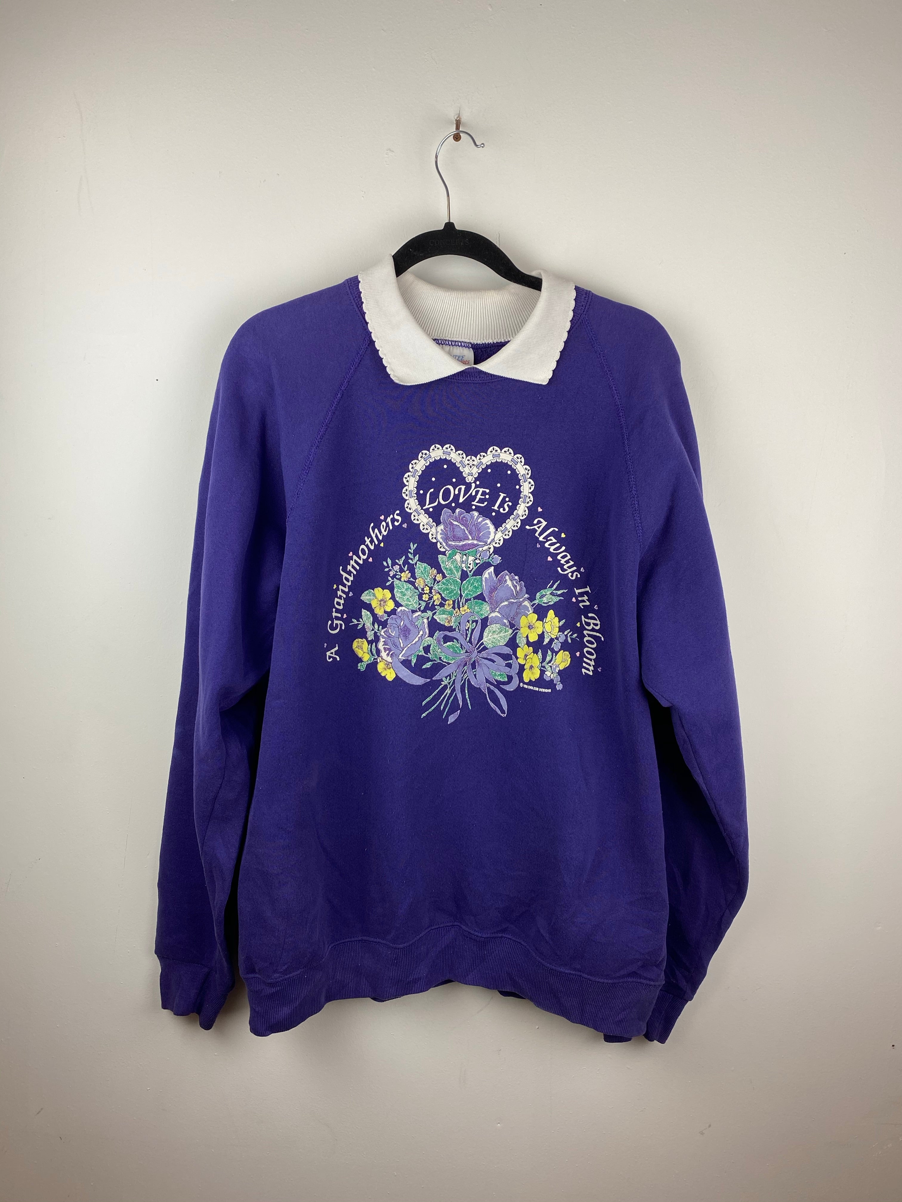 Vintage Grandmothers Love collared crewneck
