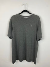 Load image into Gallery viewer, Thin Nike T shirt - L