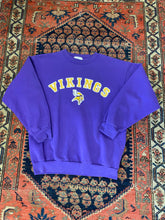 Load image into Gallery viewer, 90s Logo 7 Minnesota Vikings Crewneck - S