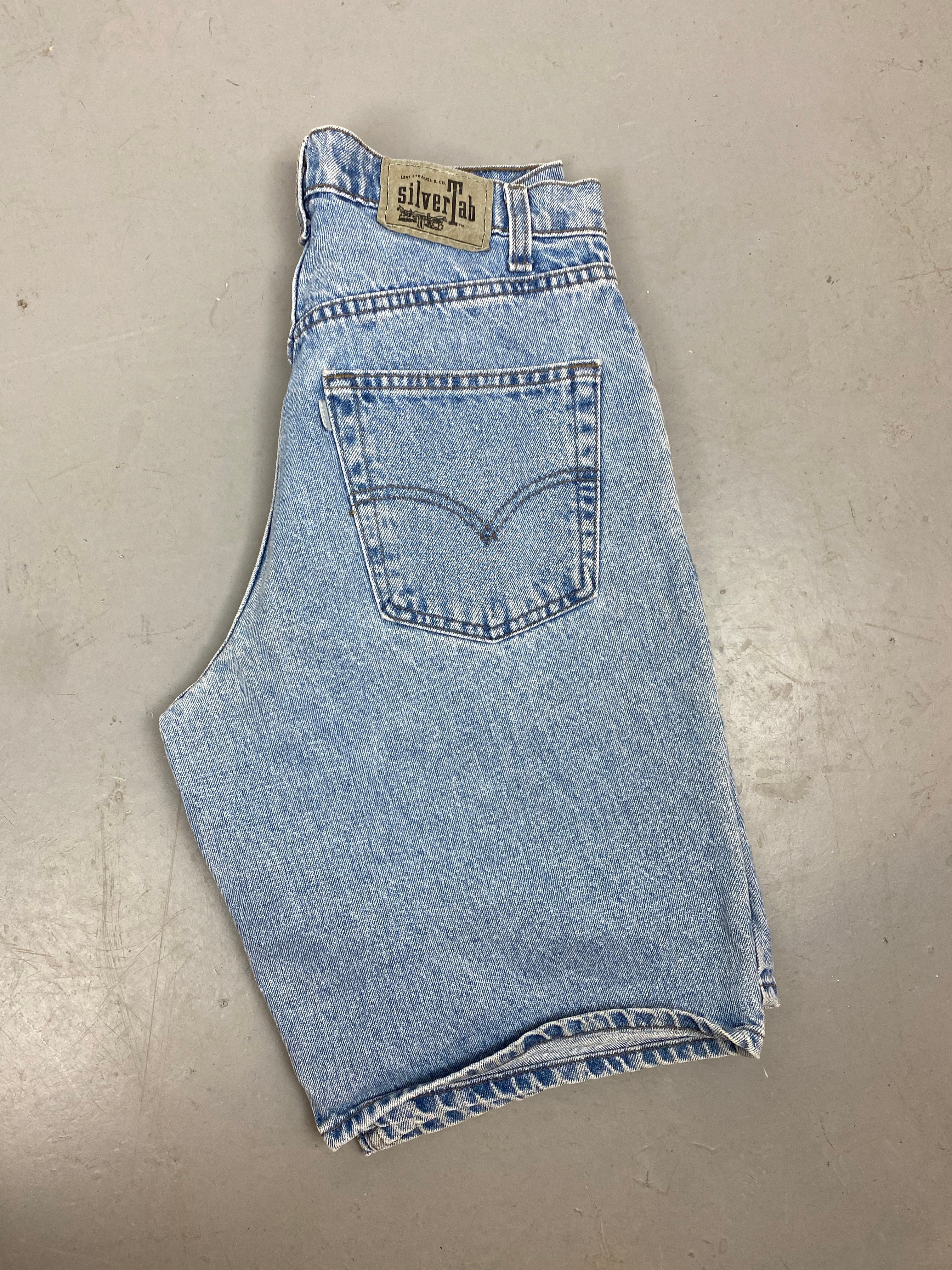 90s Levi’s silvertab Loose denim shorts