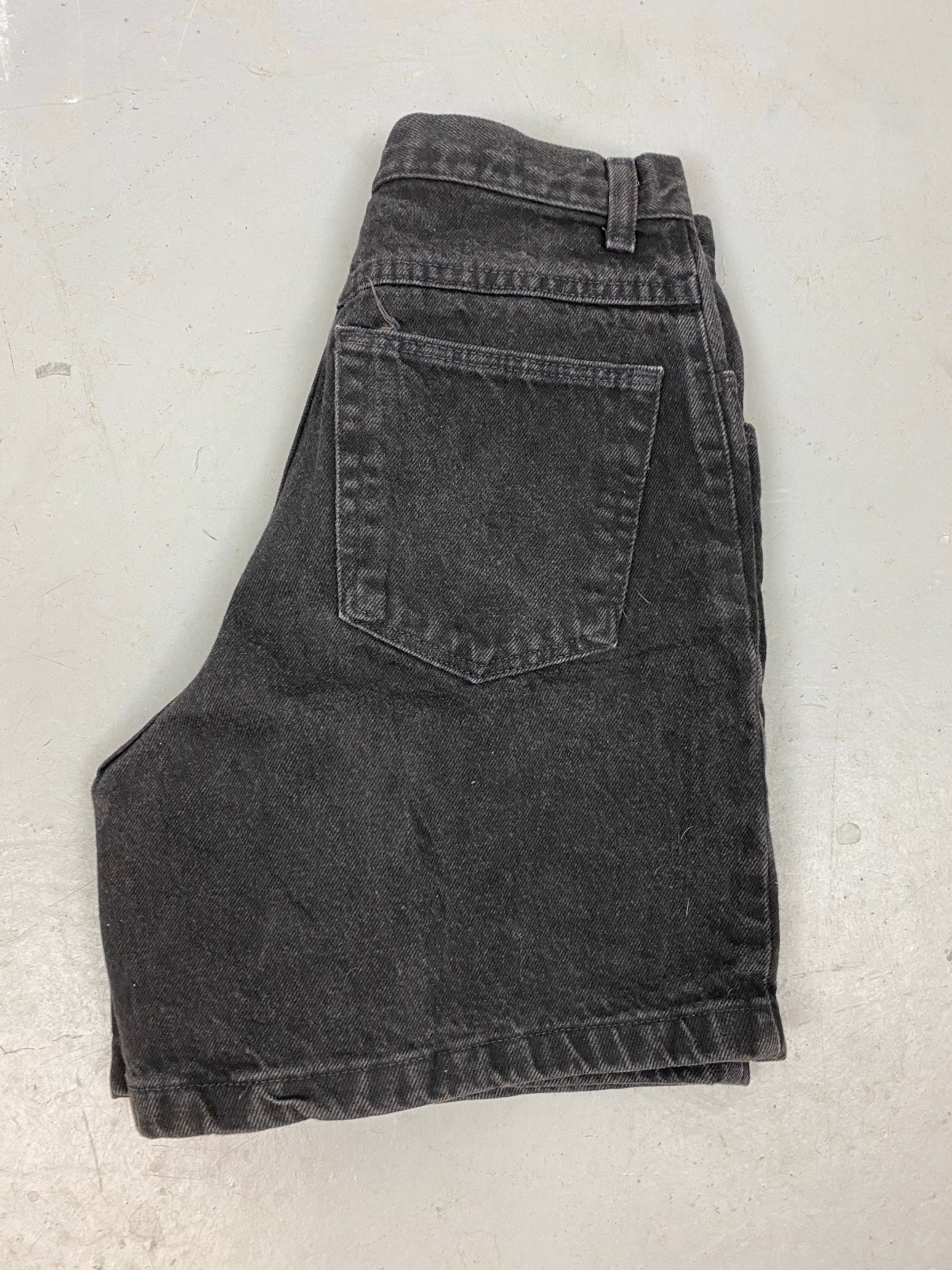 90s high waisted Wrangler hemmed denim shorts - 28in