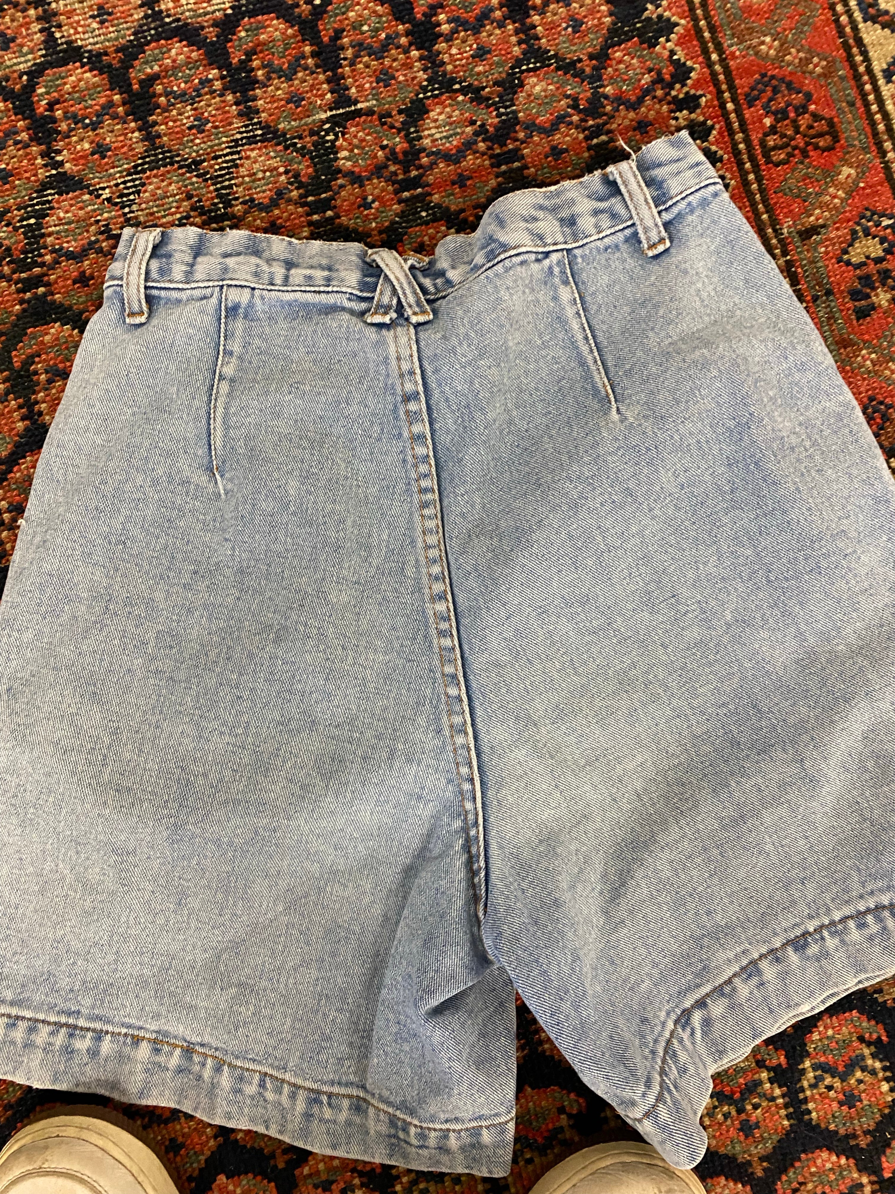 Vintage High Waisted Pleated Denim Shorts - 26in