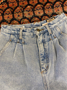 Vintage High Waisted Pleated Denim Shorts - 26in