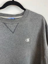 Load image into Gallery viewer, Authentic Champion crewneck - M