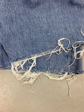 Load image into Gallery viewer, 90s high waisted frayed Levi’s denim - 26in