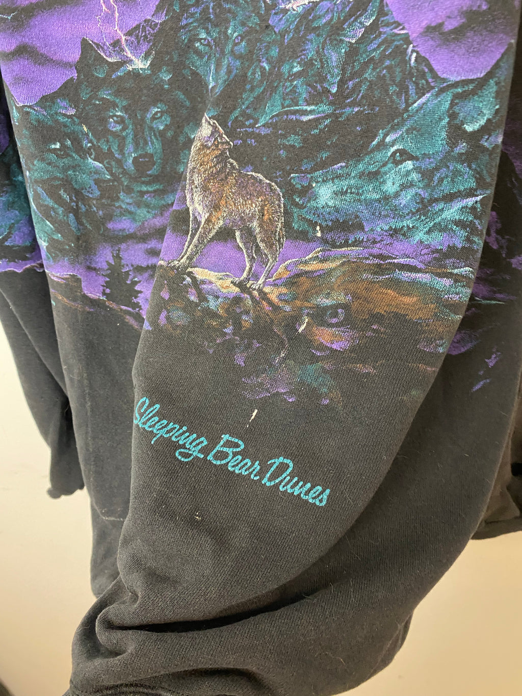 Vintage Front And Back Wolf Thunder Crewneck - L