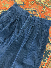 Load image into Gallery viewer, Vintage Pleated Corduroy Pants - 26inches