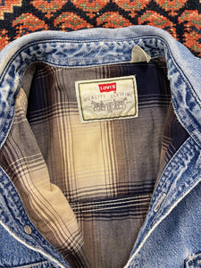 Vintage Levi’s Button Up Shirt - L/XL