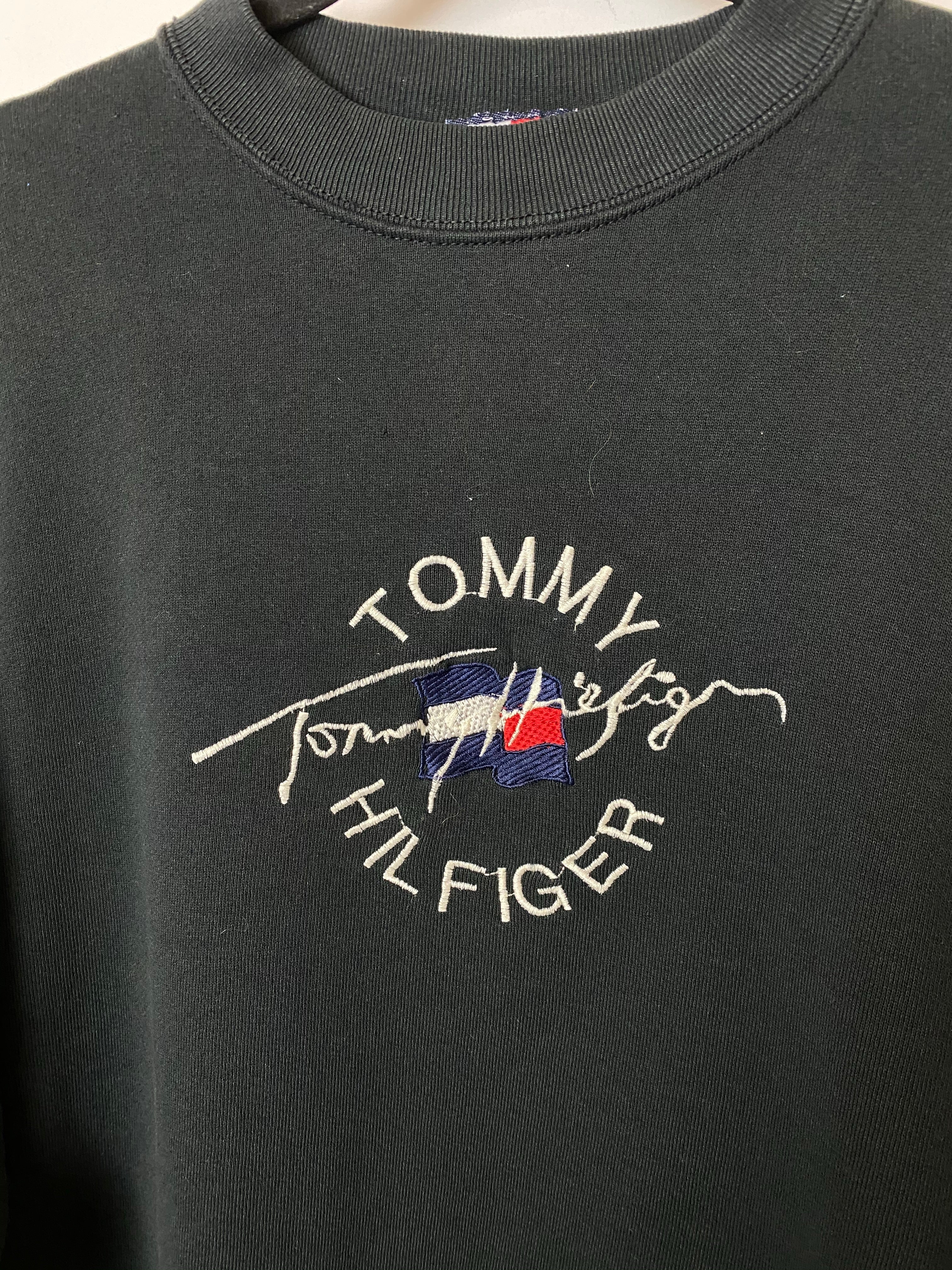Vintage Embroidered Tommy Hilfiger Crewneck - M/L