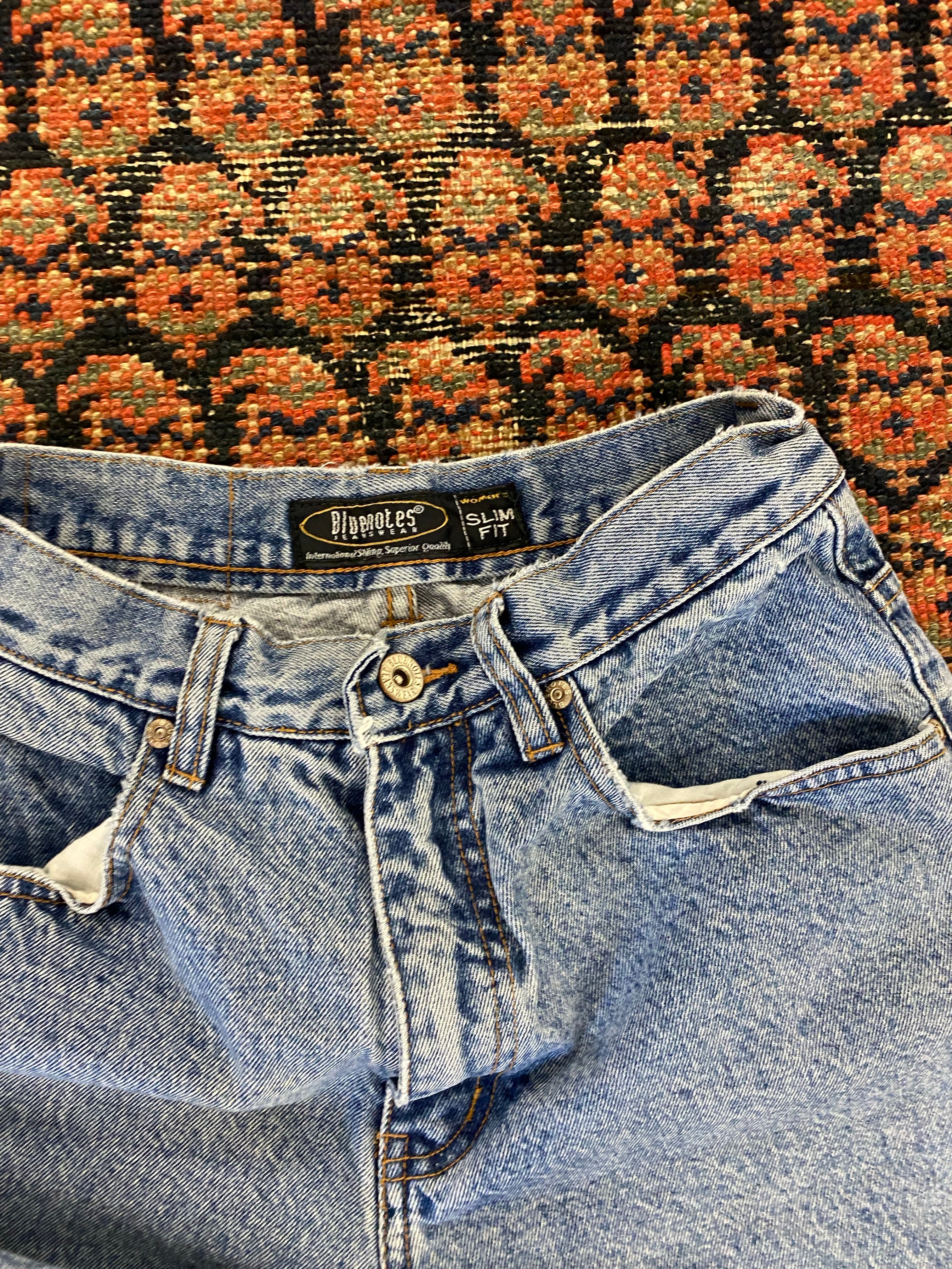 90s High Waisted Blue Notes Frayed Denim Shorts - 26in
