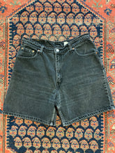 Load image into Gallery viewer, 90s HIGH WAISTED LEVIS DEnim shorts - 31IN/W