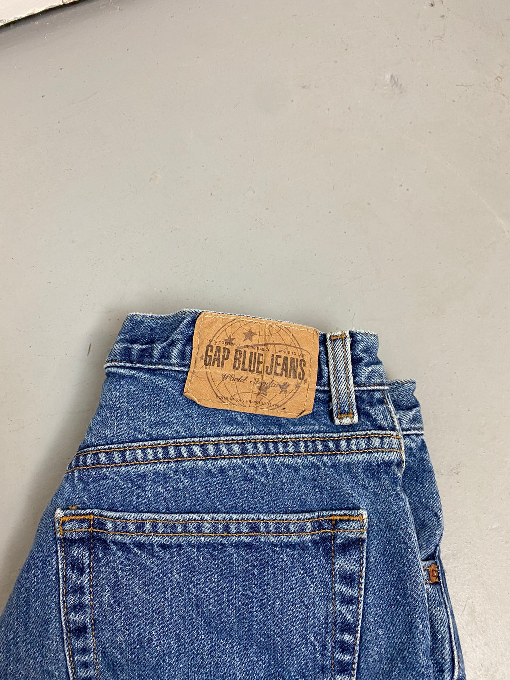 90s Frayed High Waisted Gap World Denim Shorts - 28in