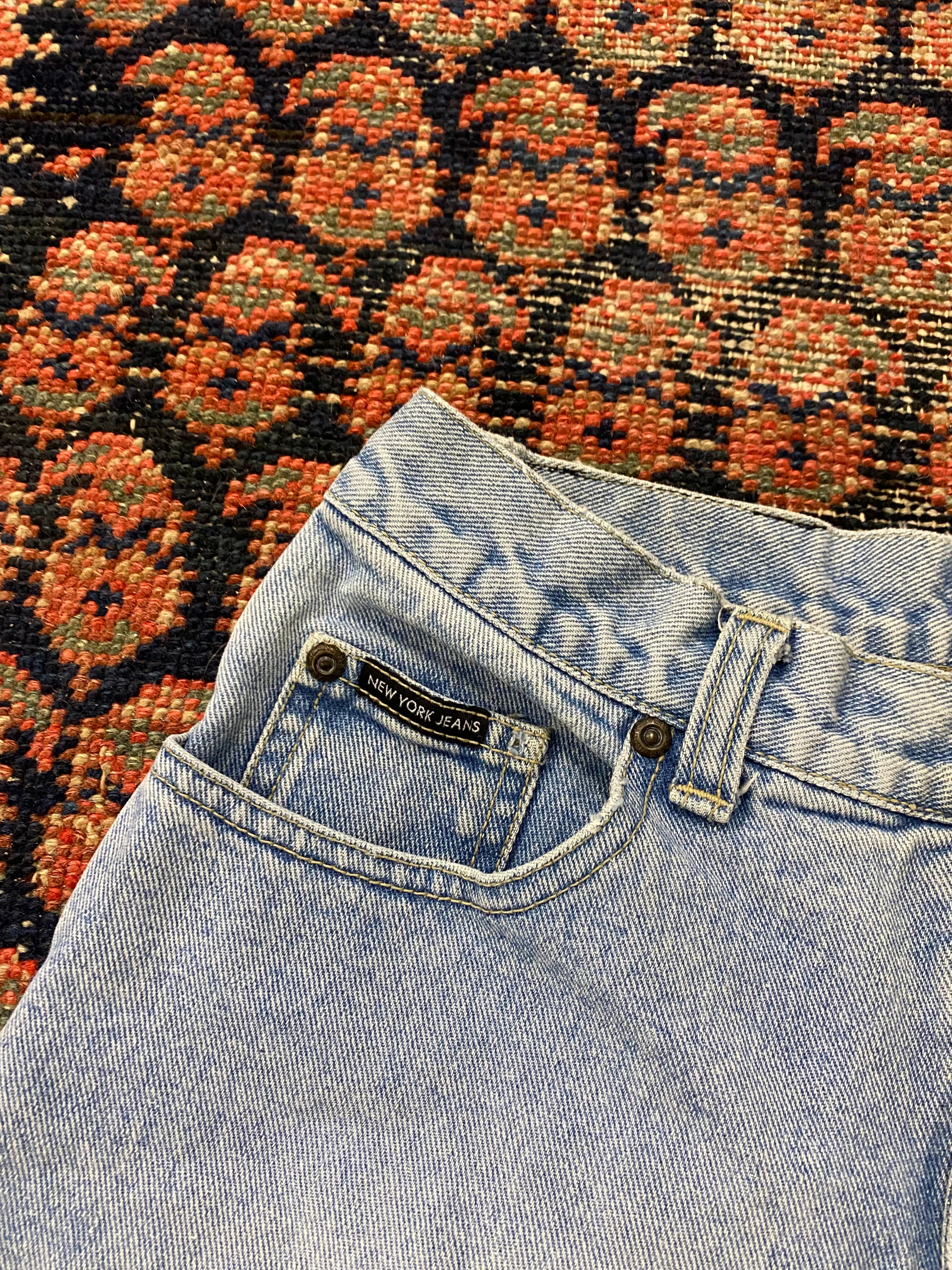 Vintage New York Jeans High Waisted Frayed Shorts - 26IN/W